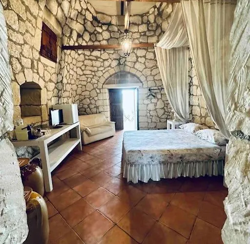 Pajara Contrada Morusi Nyaraló *